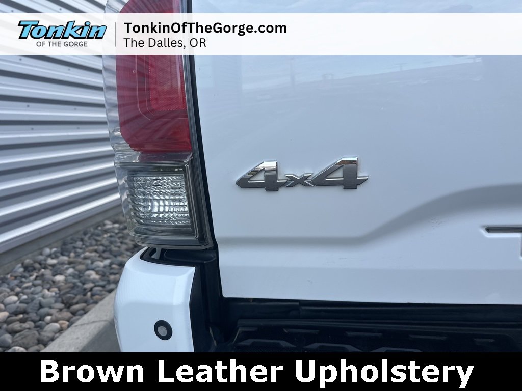 Used 2016 Toyota Tacoma Limited image 28