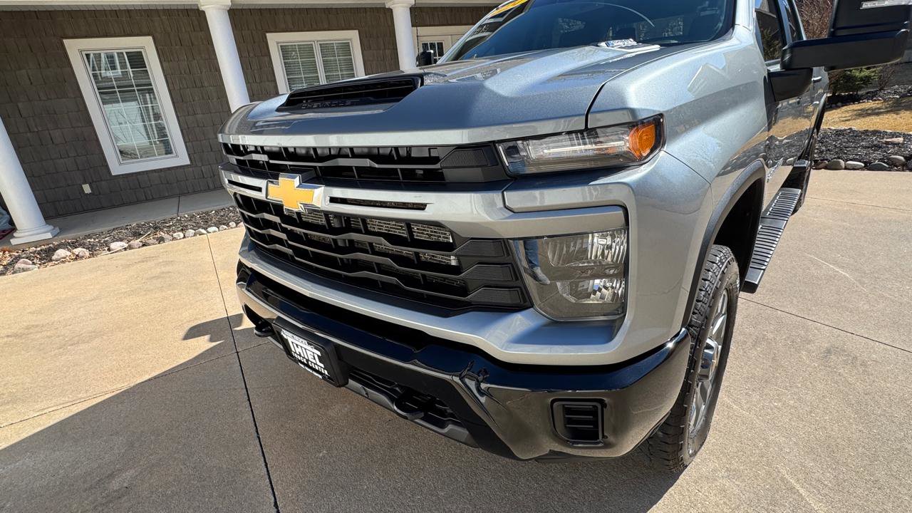 Used 2024 Chevrolet Silverado 2500 Custom w/ Custom Value Package image 28