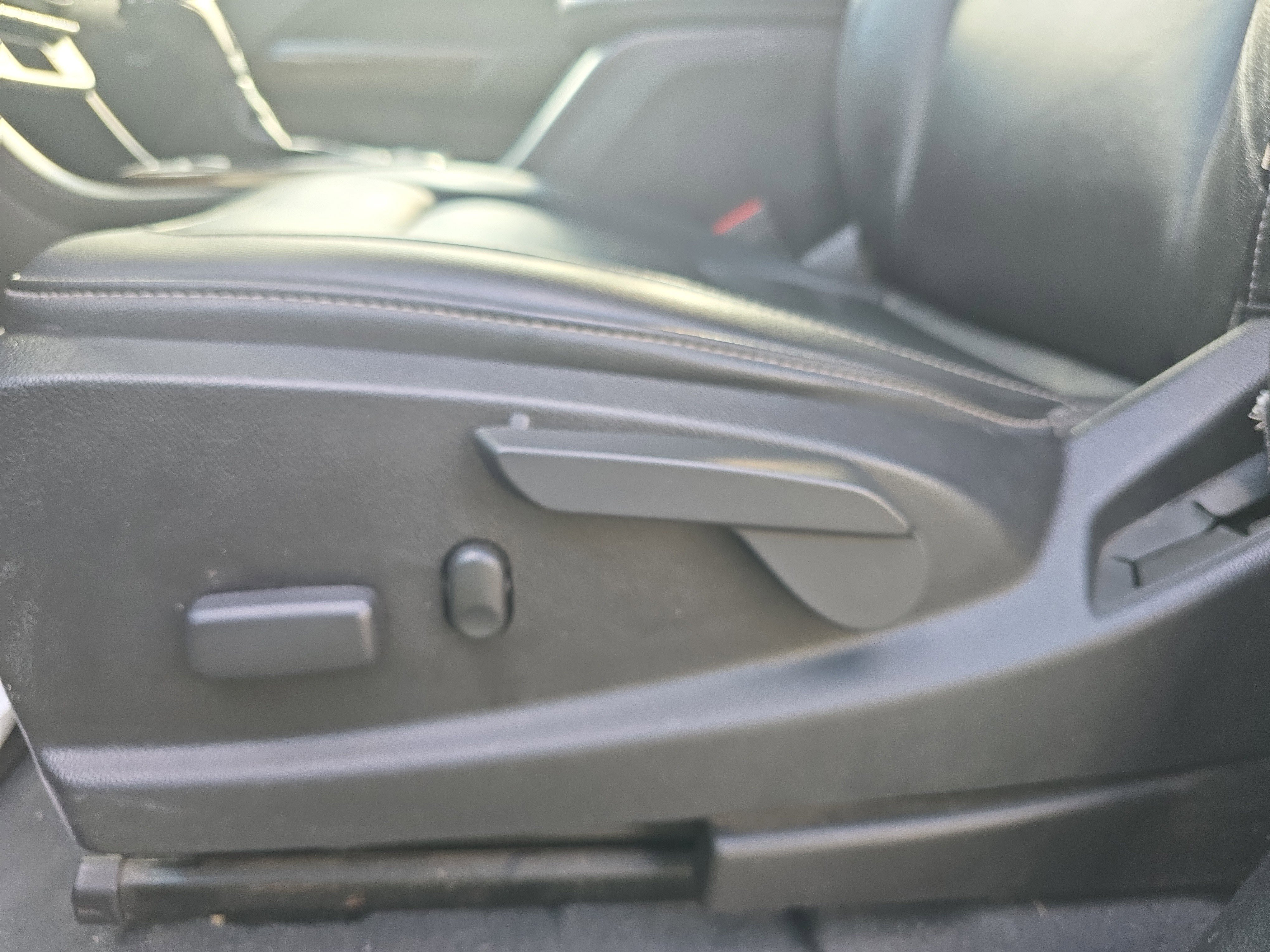 Used 2019 GMC Canyon SLT w/ Driver Alert Package image 12