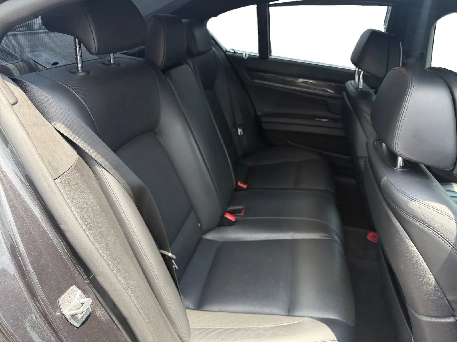 Used 2015 BMW 750i RWD image 17