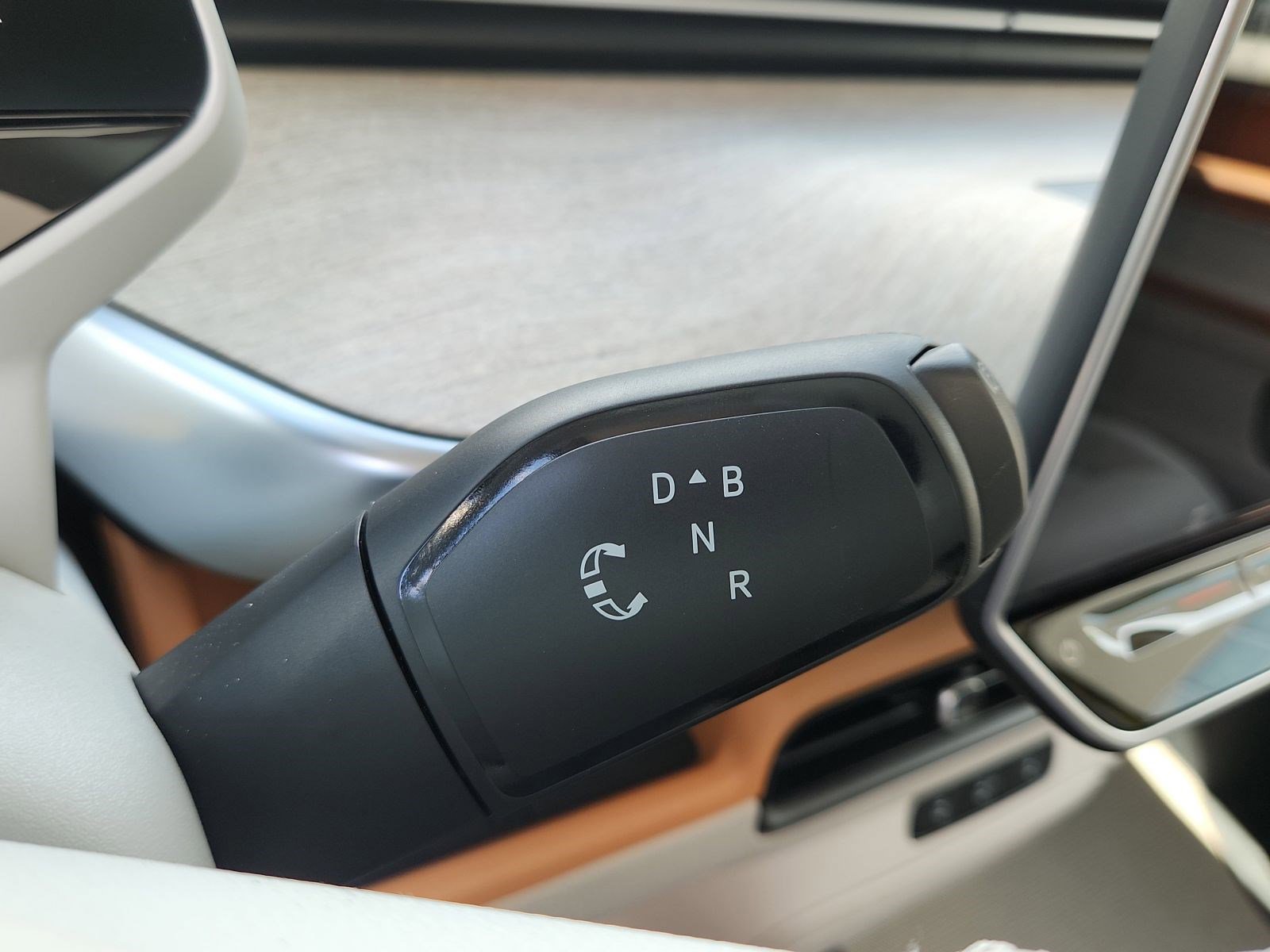 New 2025 Volkswagen ID. Buzz 1st Edition image 26