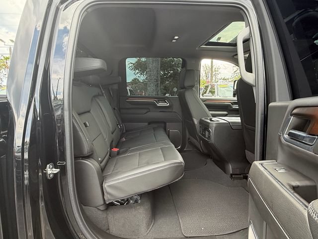 Used 2024 GMC Sierra 2500 Denali w/ Denali Reserve Package AWD/4WD image 17