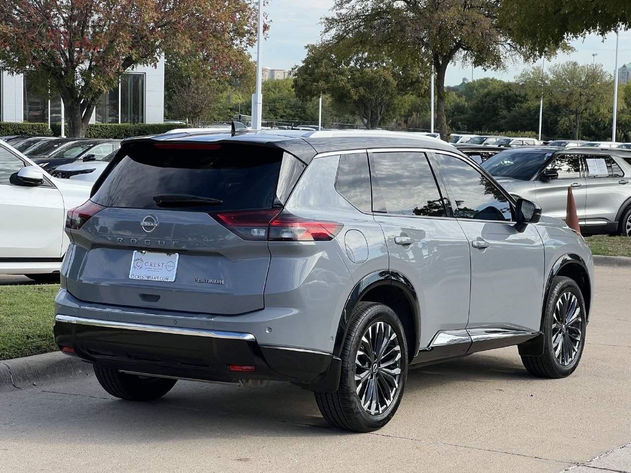 Used 2024 Nissan Rogue Platinum FWD image 4