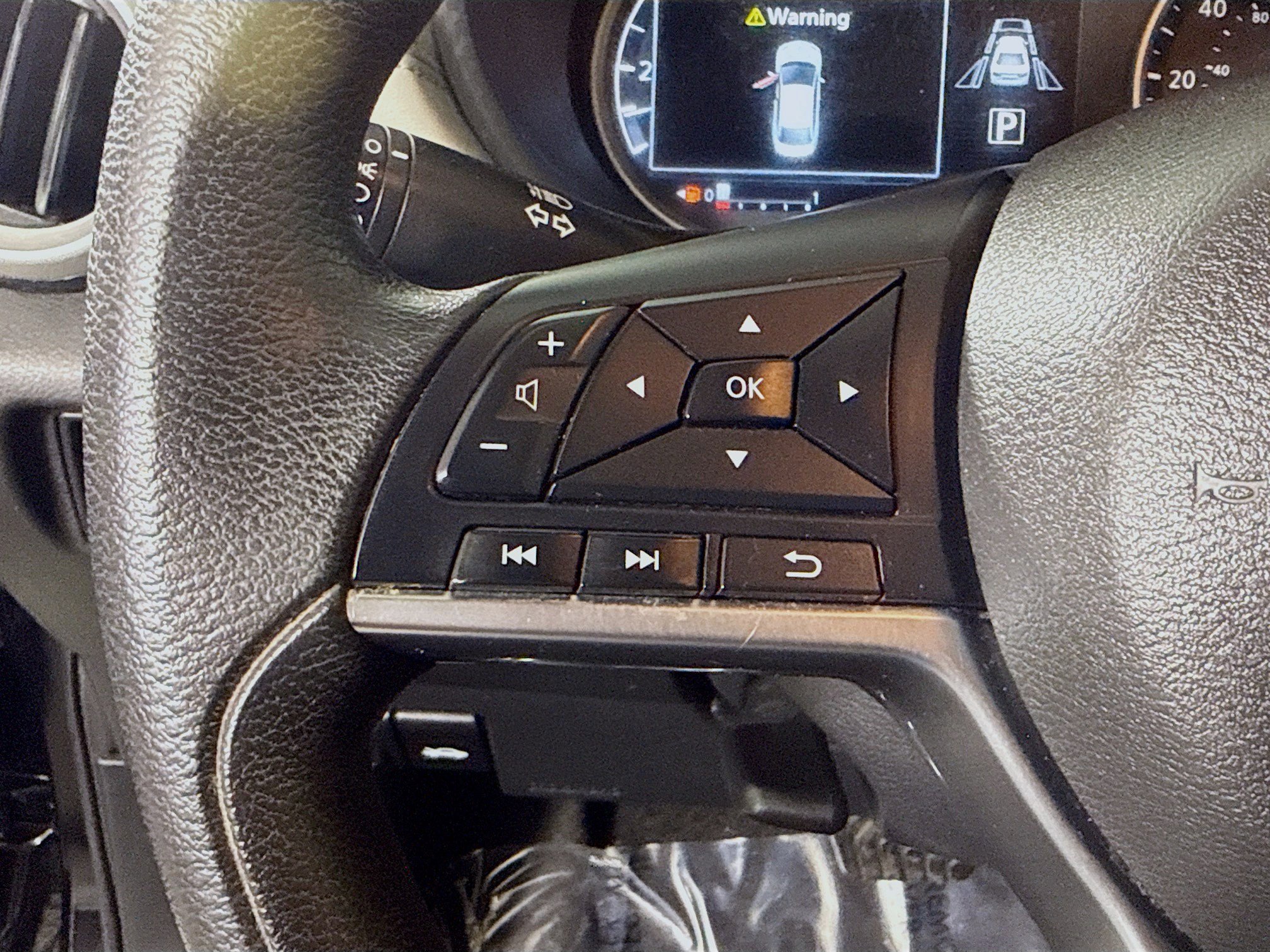 Used 2020 Nissan Versa SV image 14