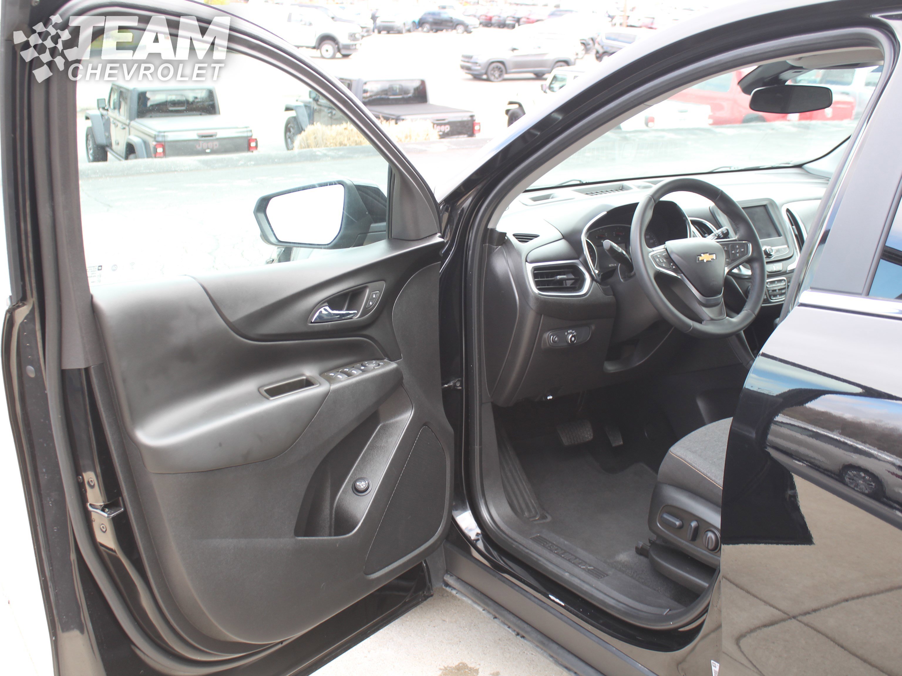 Used 2023 Chevrolet Equinox LT image 10