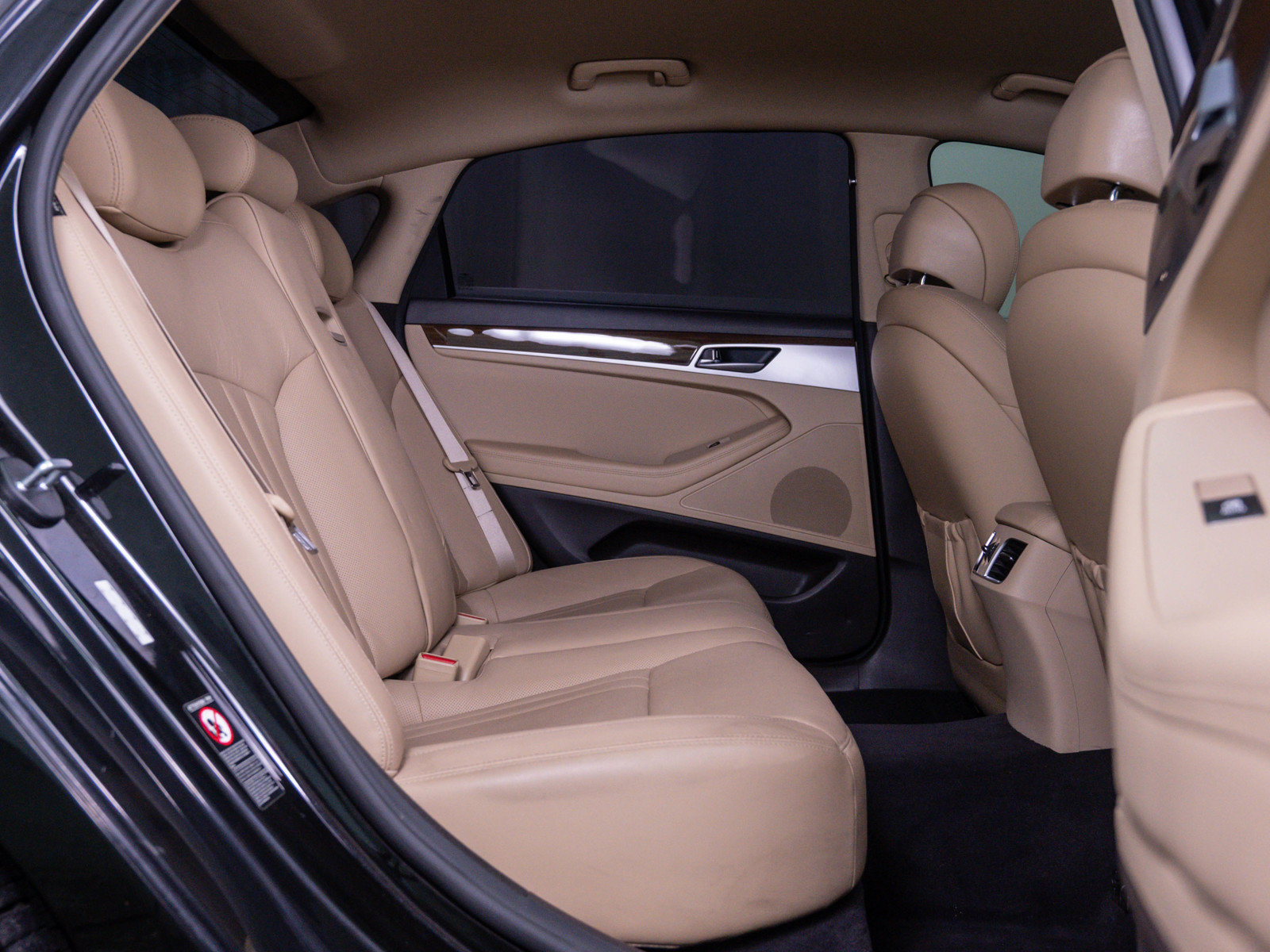 Used 2018 Genesis G80 3.8 RWD image 11