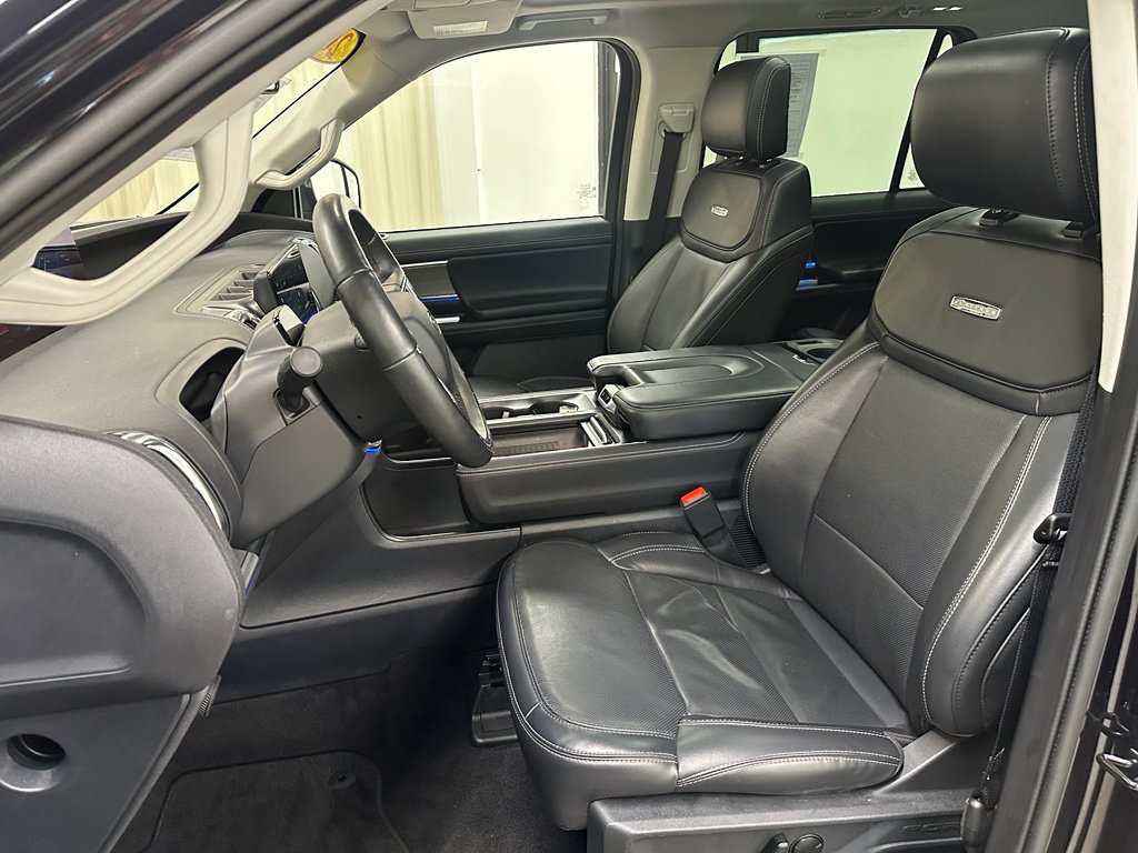 Used 2025 Ford Expedition Platinum image 28