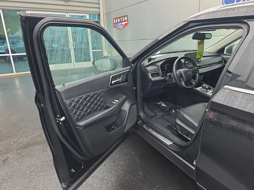 Used 2023 Mitsubishi Outlander SEL Black Edition AWD/4WD image 8