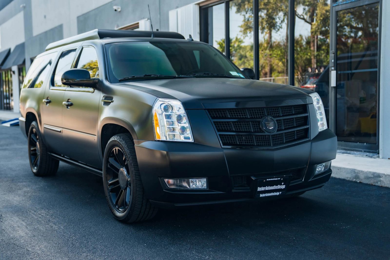 Used 2014 Cadillac Escalade ESV Premium AWD/4WD image 3