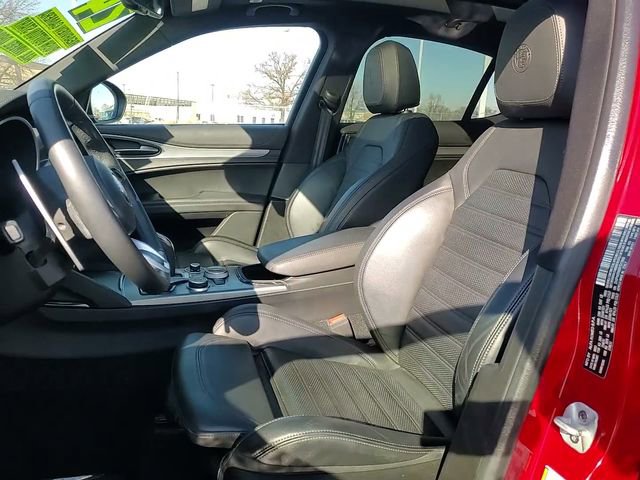 Used 2024 Alfa Romeo Stelvio Veloce AWD/4WD image 12