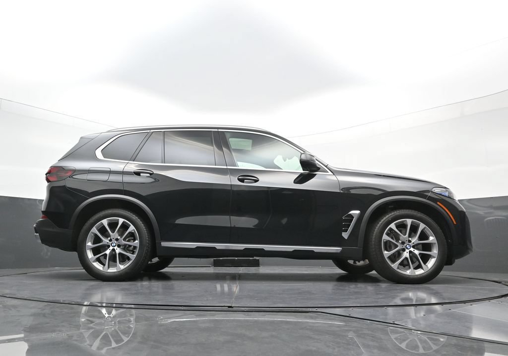 Used 2026 BMW X5 xDrive40i AWD/4WD image 29