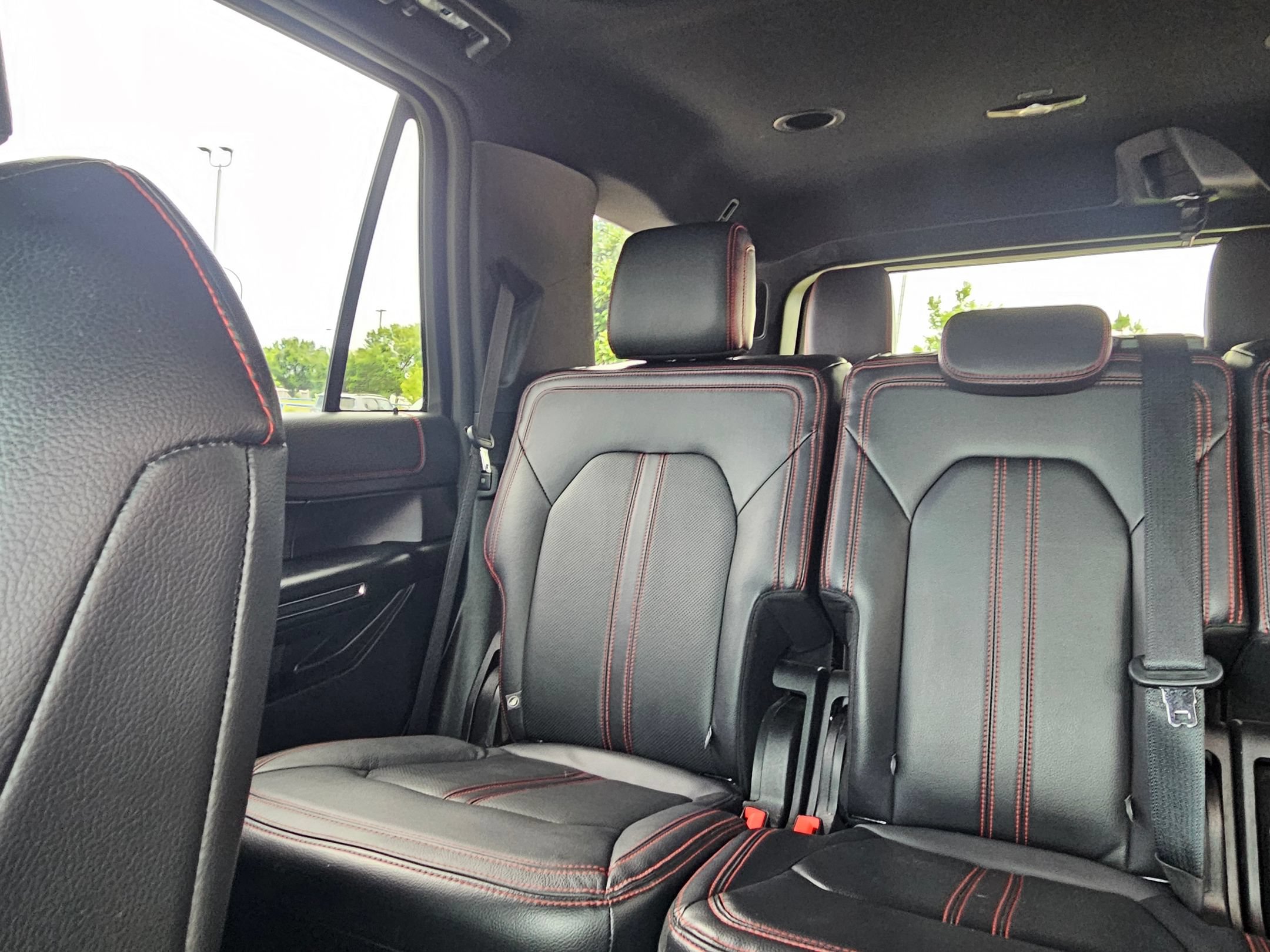 Used 2019 Ford Expedition Limited w/ Equipment Group 303A AWD/4WD image 24