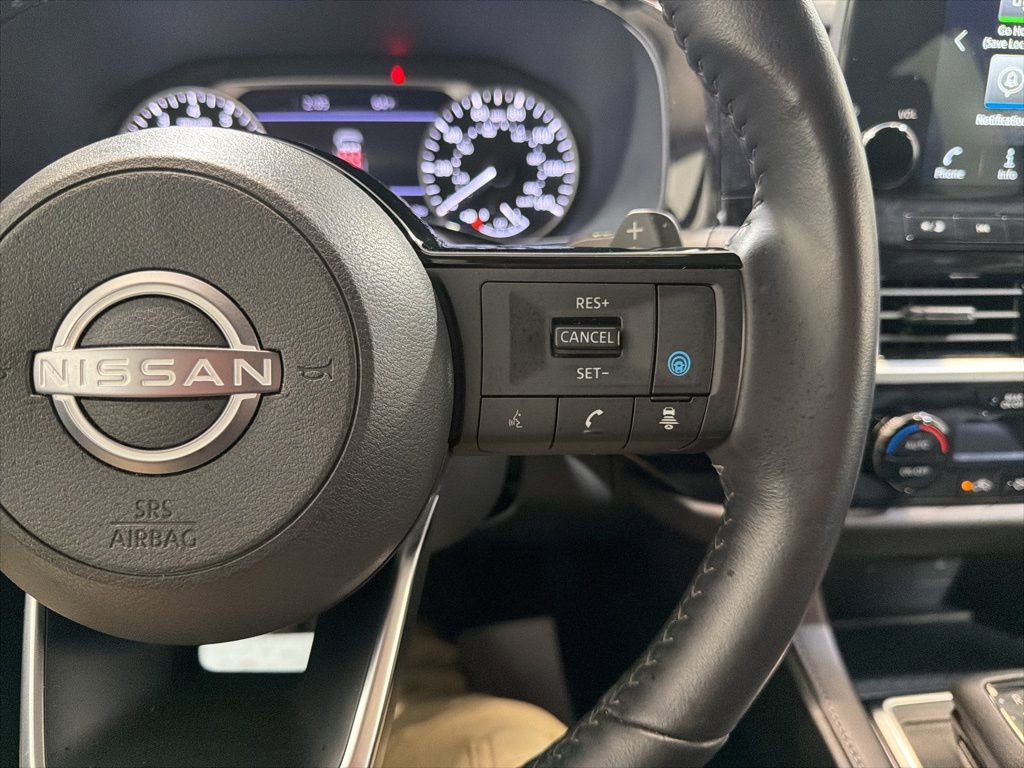 Used 2025 Nissan Pathfinder SL AWD/4WD image 28