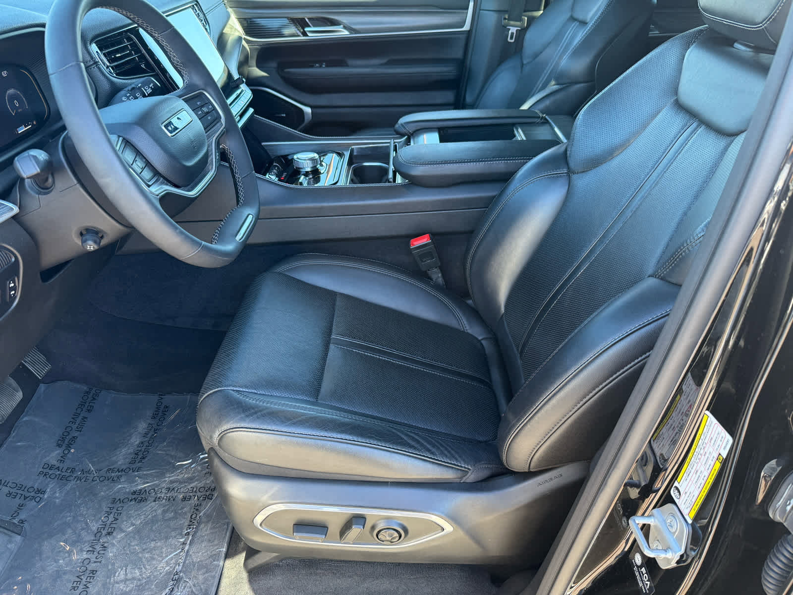 Used 2023 Jeep Wagoneer L Series II image 10