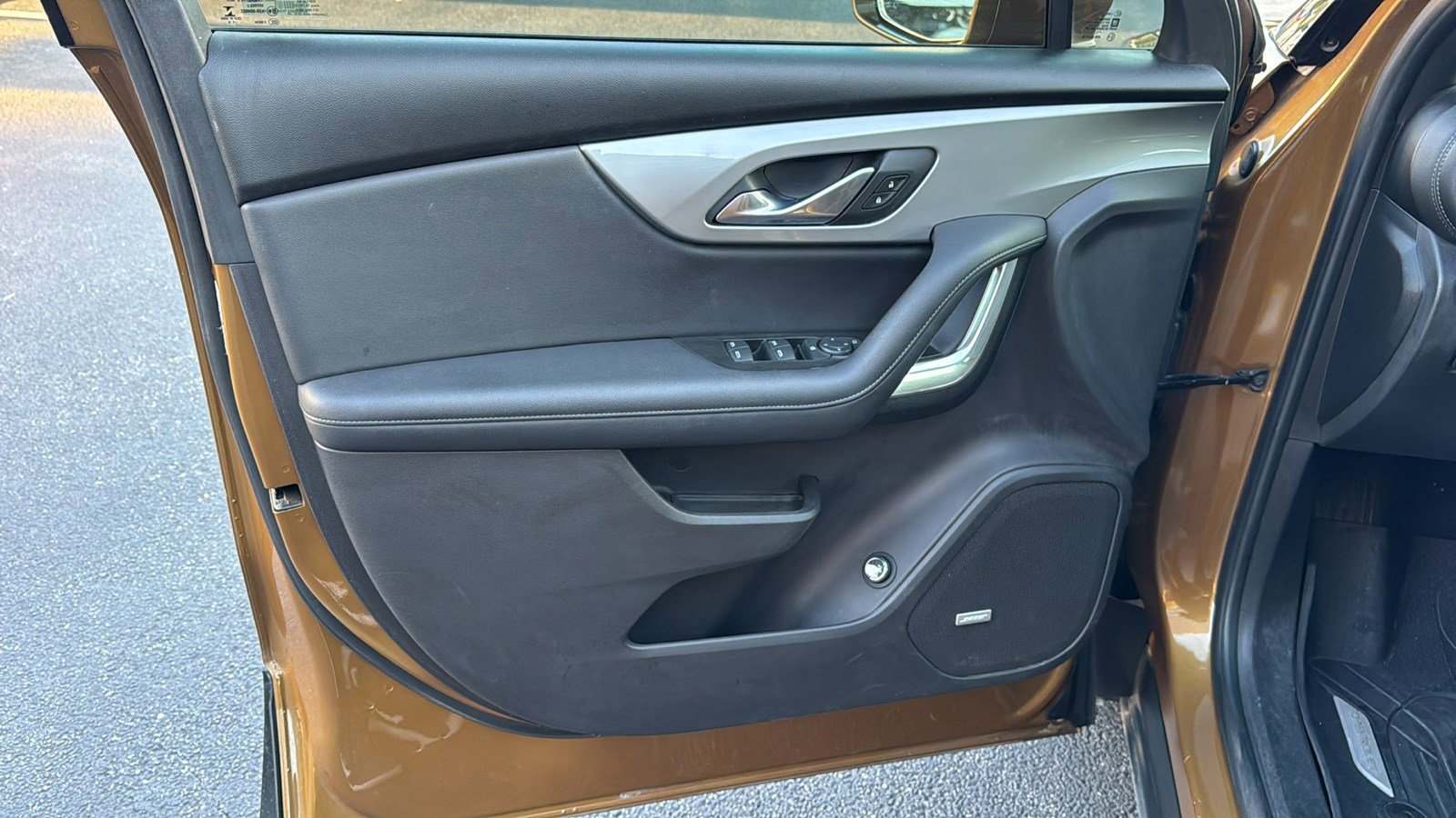 Used 2019 Chevrolet Blazer LT w/ Sun and Wheels Package FWD image 11