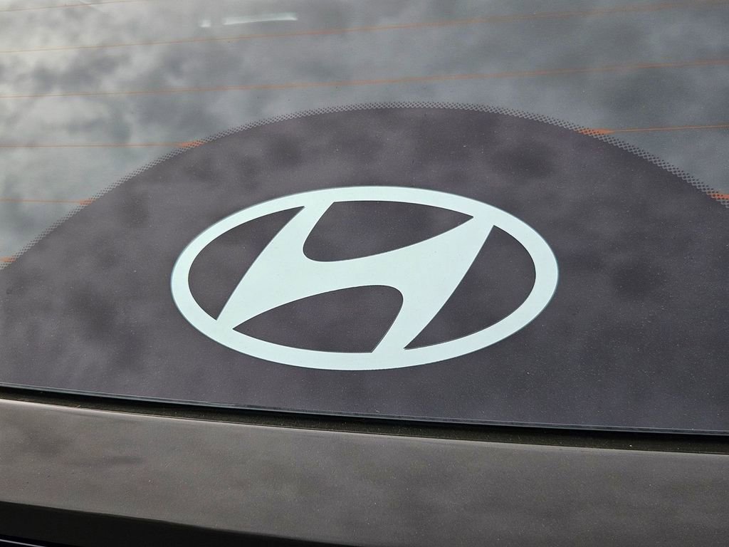 Certified 2025 Hyundai Tucson SE image 26