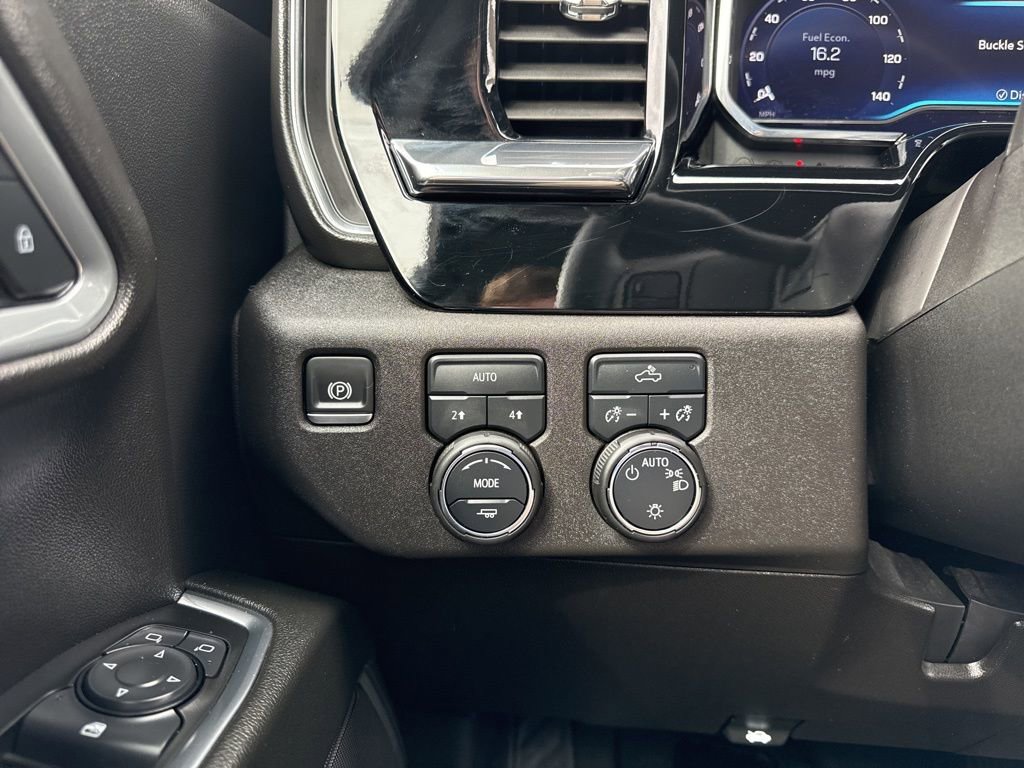 Used 2025 Chevrolet Silverado 1500 LT image 24