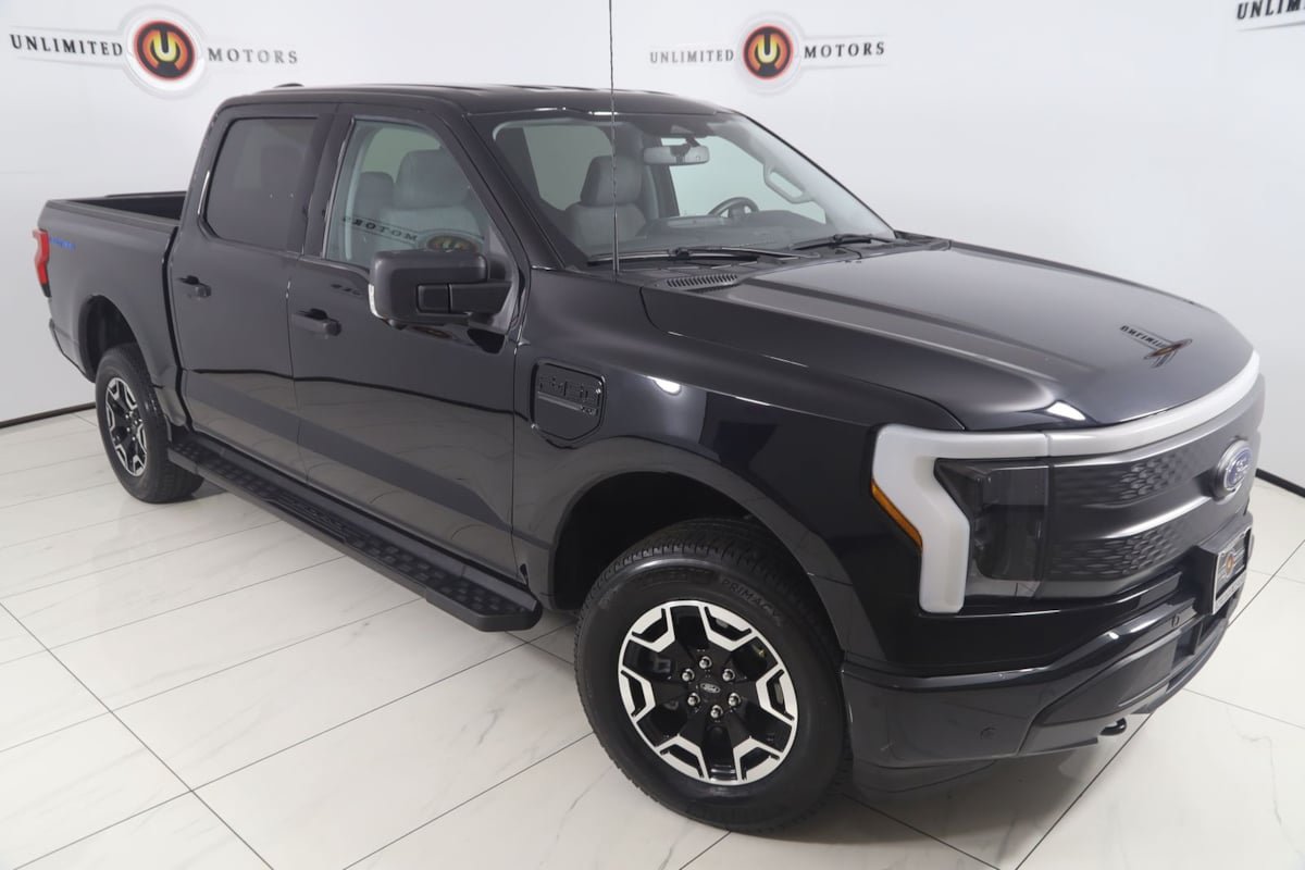 Used 2023 Ford F150 Lightning XLT AWD/4WD image 16