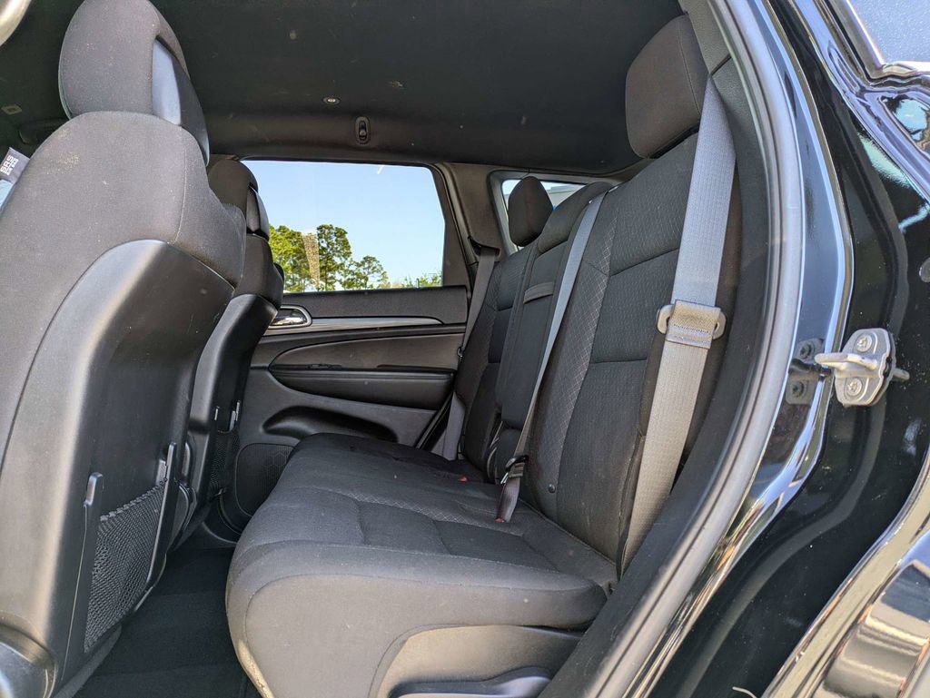 Used 2021 Jeep Grand Cherokee Laredo image 15