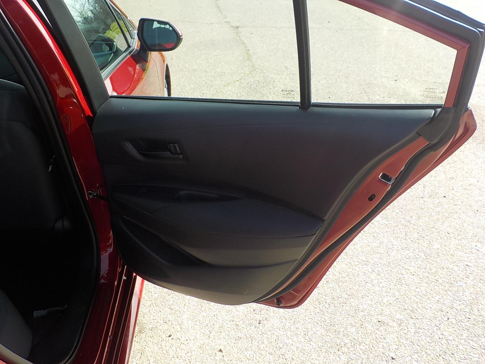 Used 2025 Toyota Corolla LE FWD image 14