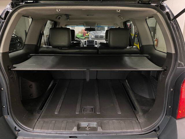 Used 2013 Nissan Xterra PRO-4X w/ Pro-4x Leather Pkg AWD/4WD image 16