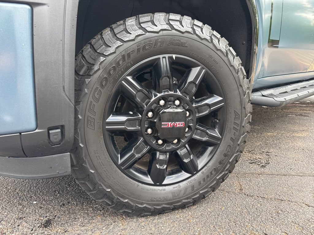 Used 2024 GMC Sierra 2500 AT4 w/ AT4 Preferred Package AWD/4WD image 2