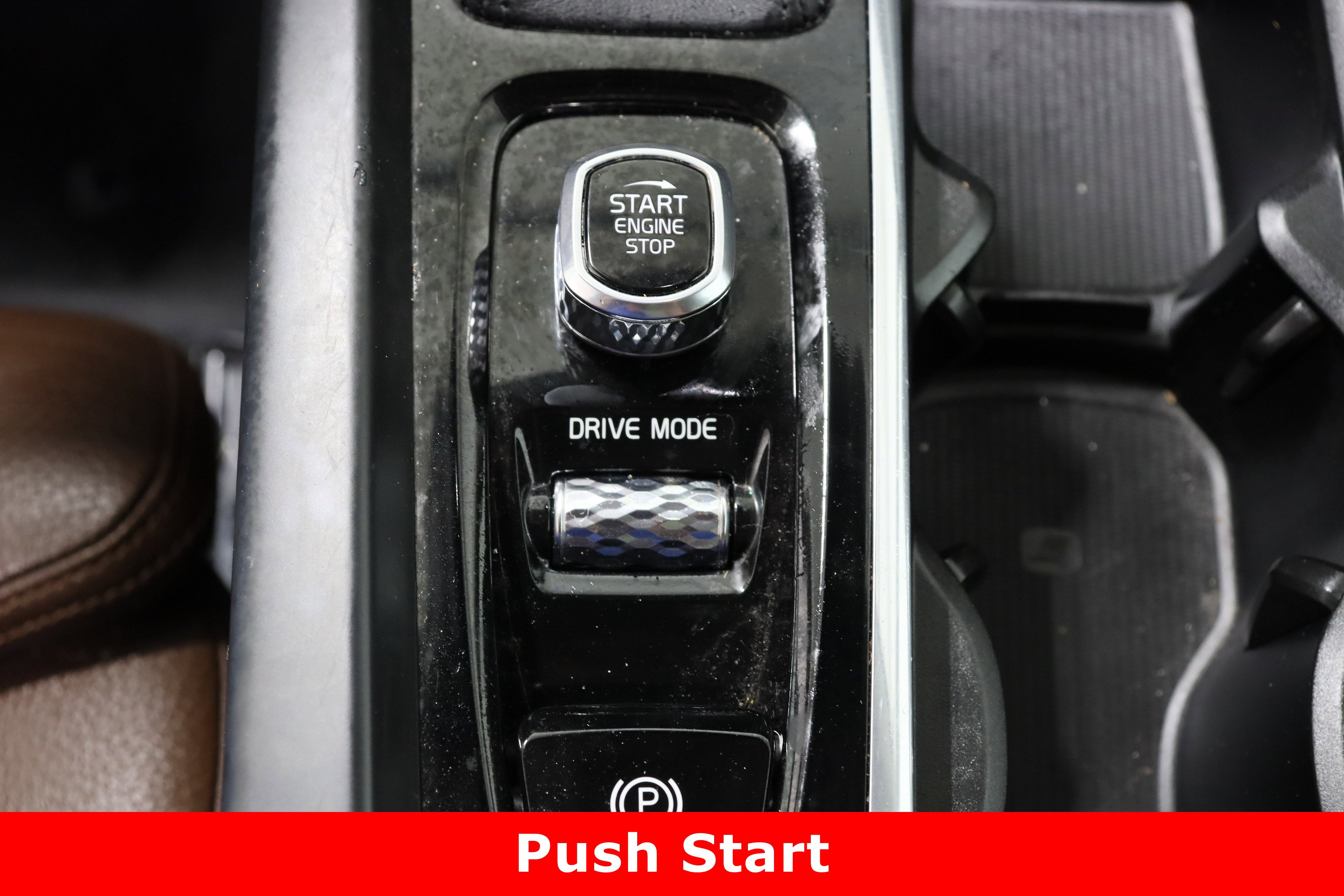 Used 2018 Volvo XC60 T6 Inscription w/ Convenience Package image 18