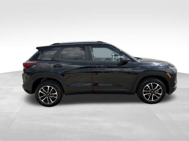 Used 2025 Chevrolet TrailBlazer LT AWD/4WD image 9