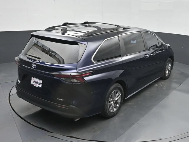Used 2023 Toyota Sienna XLE FWD image 40
