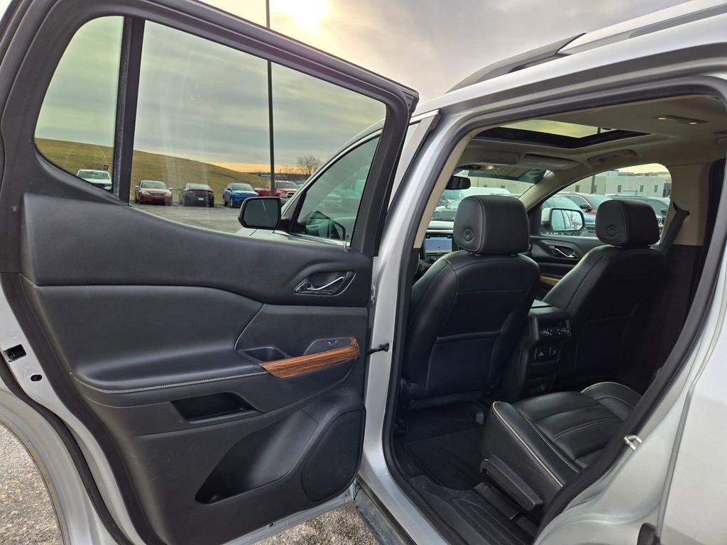 Used 2017 GMC Acadia Denali w/ Technology Package image 27