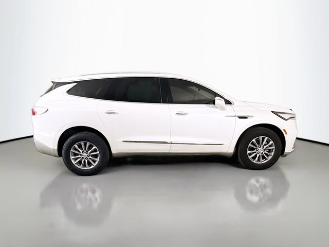 Used 2024 Buick Enclave Essence image 10