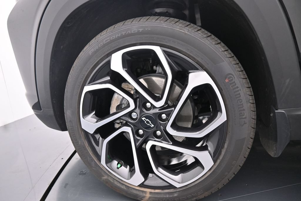 Used 2025 Chevrolet Trax RS w/ Driver Confidence Package FWD image 14