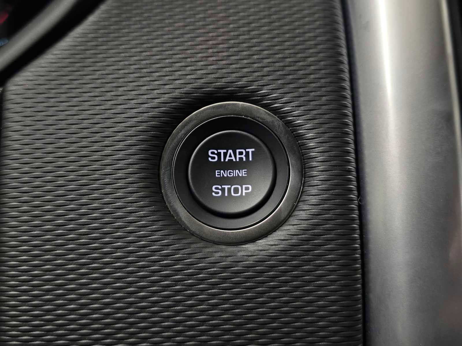 New 2026 Land Rover Discovery Limited Edition AWD/4WD image 31