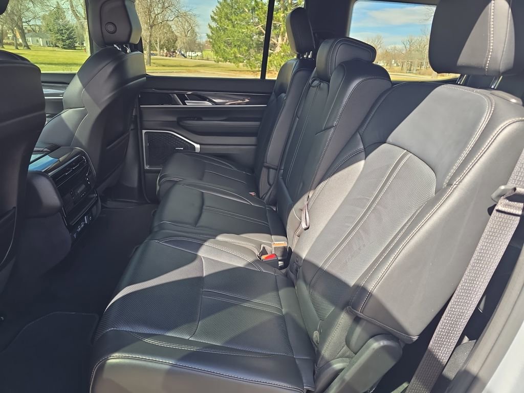 Used 2022 Jeep Wagoneer Series I w/ Premium Group I image 27