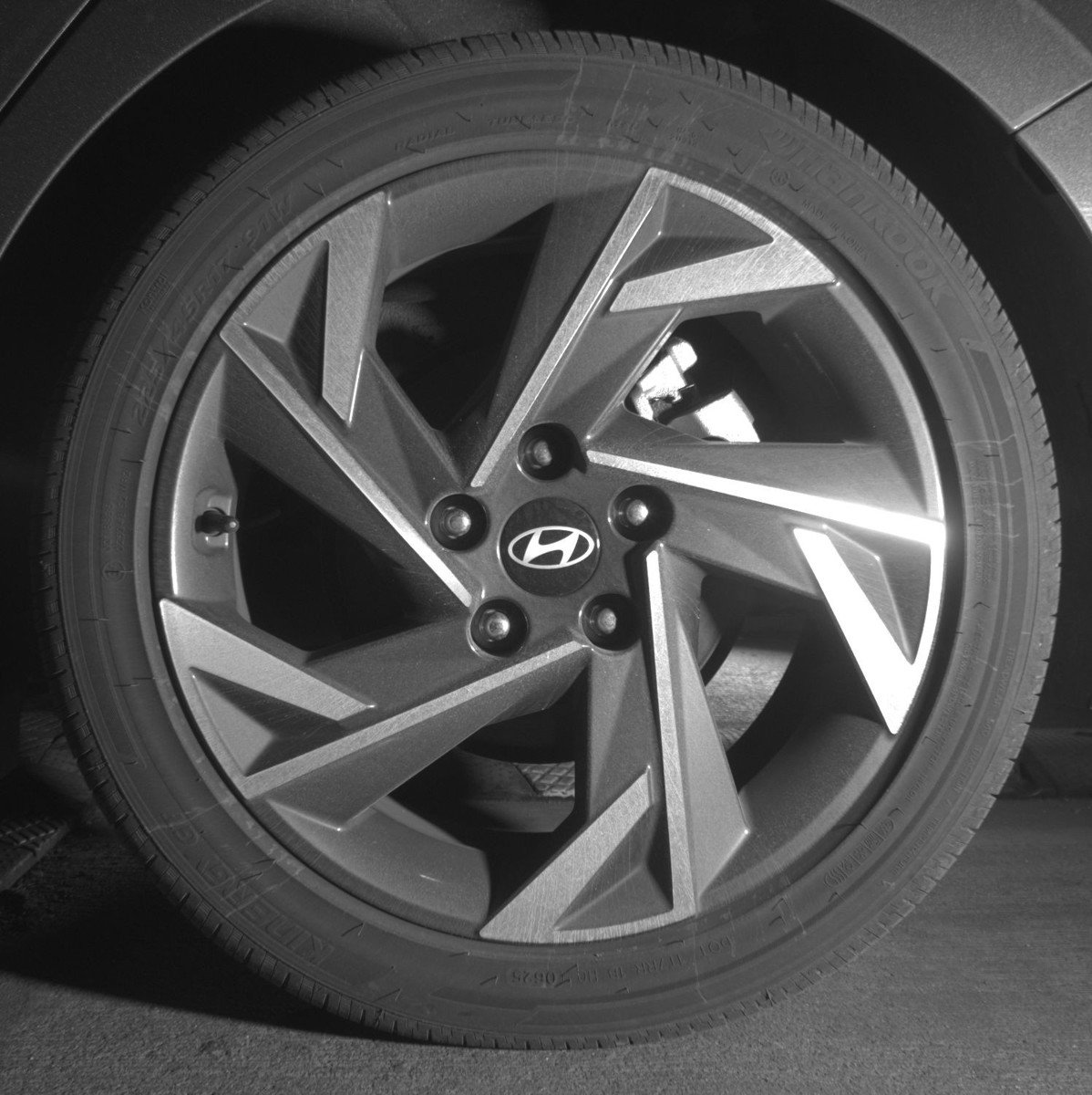 Used 2025 Chevrolet Trax LT image 14