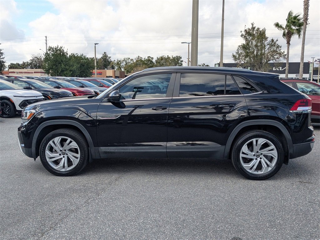 Used 2020 Volkswagen Atlas Cross Sport SE w/ Towing Package image 6