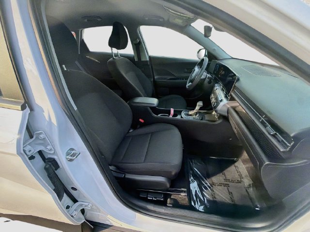 Certified 2025 Hyundai Kona SE FWD image 28
