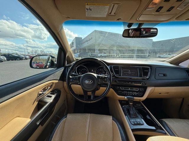 Used 2017 Kia Sedona SX image 13