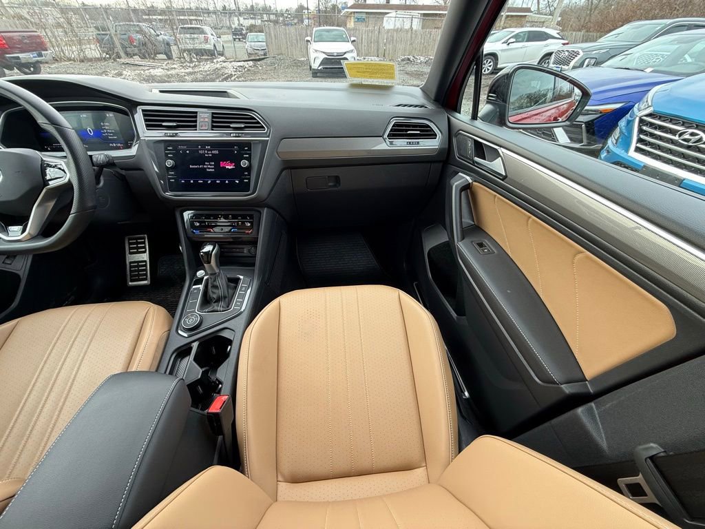 Used 2024 Volkswagen Tiguan SE R-Line AWD/4WD image 21