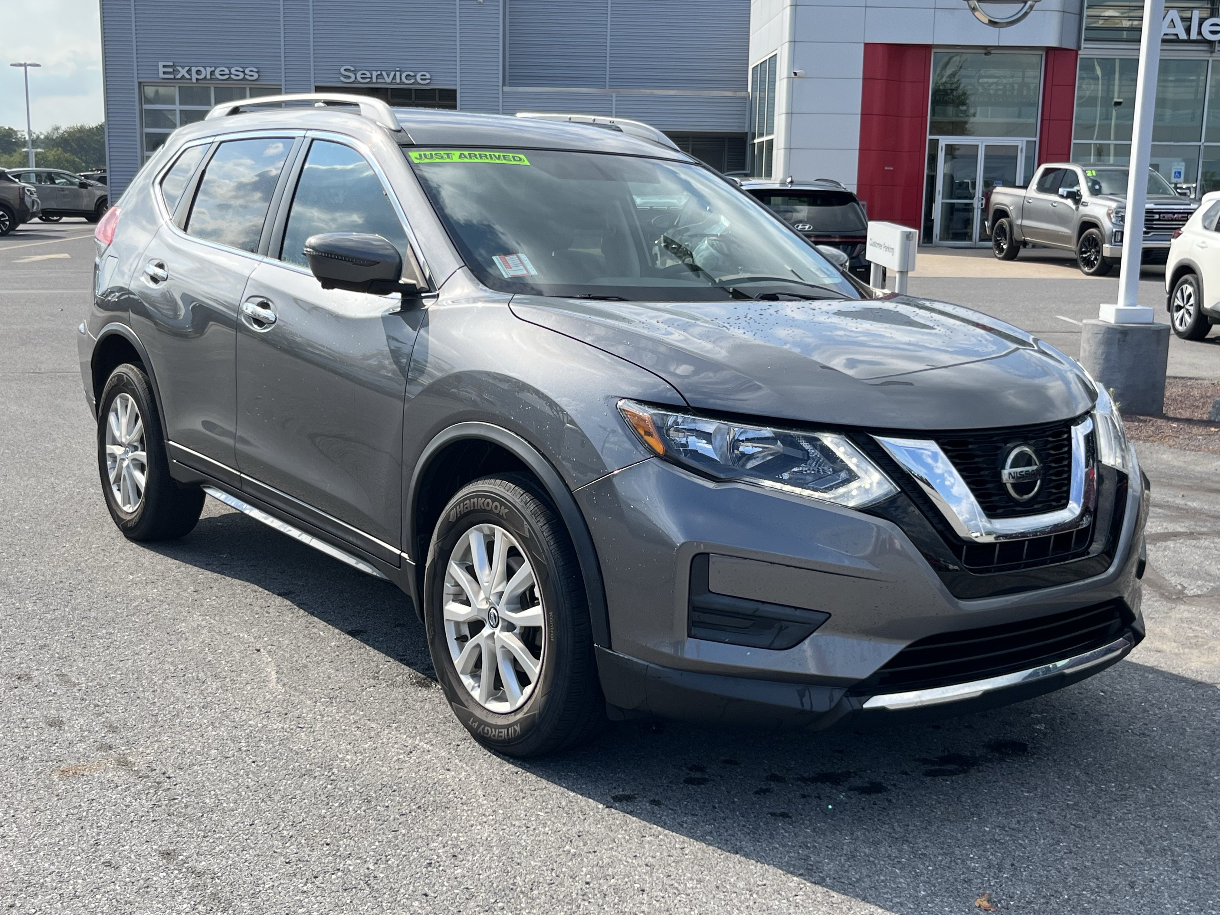 Used 2018 Nissan Rogue SV w/ Premium Package AWD/4WD image 1