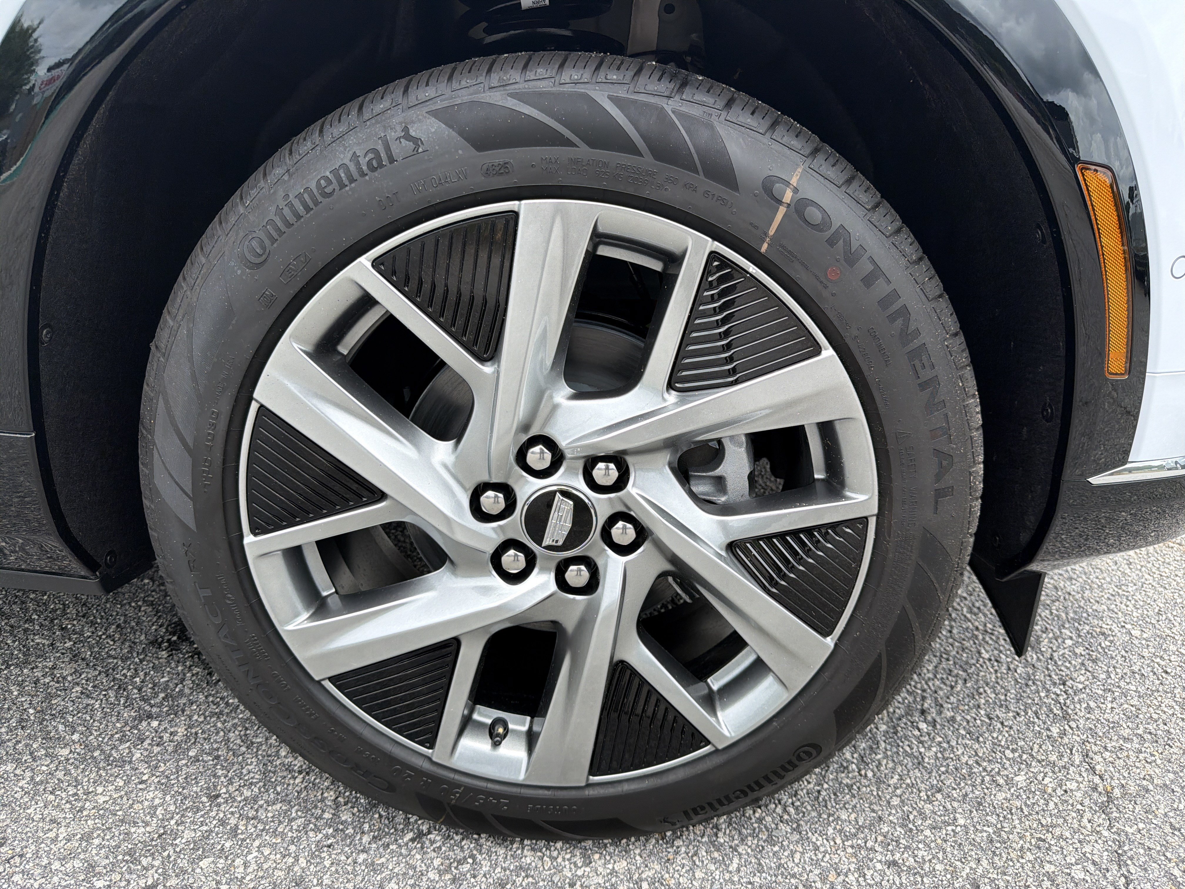 New 2026 Cadillac Optiq Luxury 1 RWD image 13