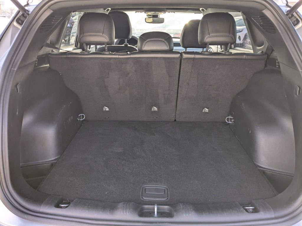 Used 2025 Jeep Compass Limited image 29