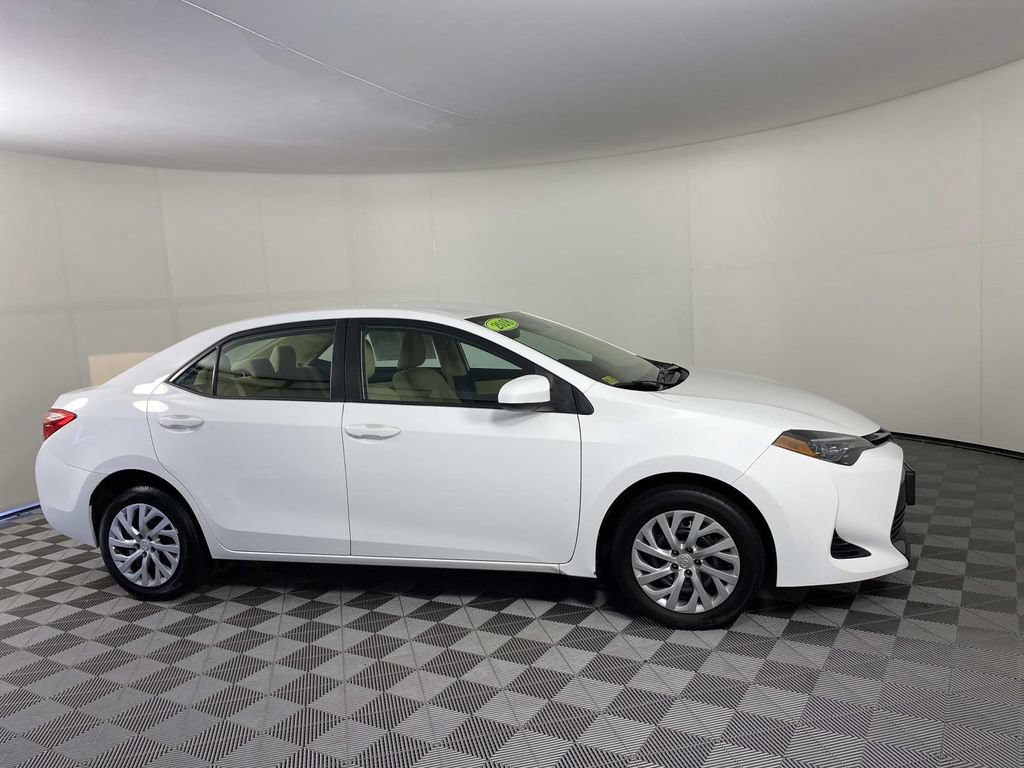 Used 2018 Toyota Corolla LE FWD image 10