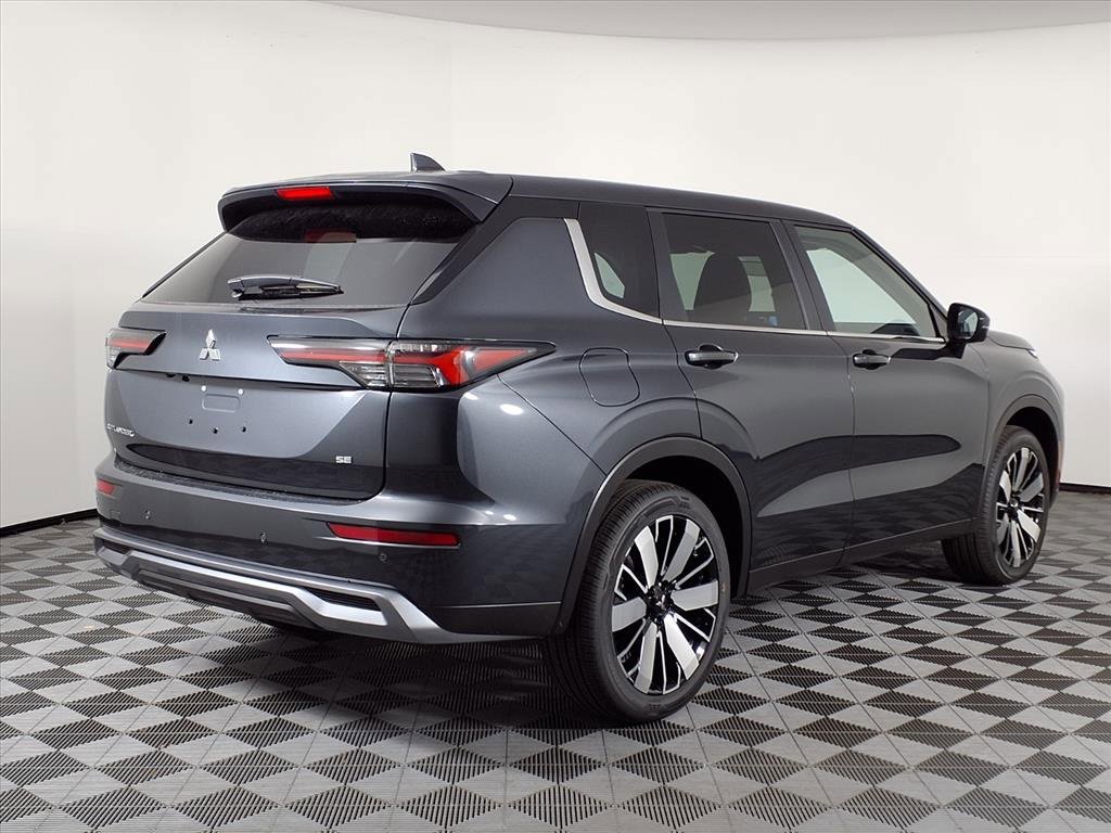 New 2025 Mitsubishi Outlander SE image 25