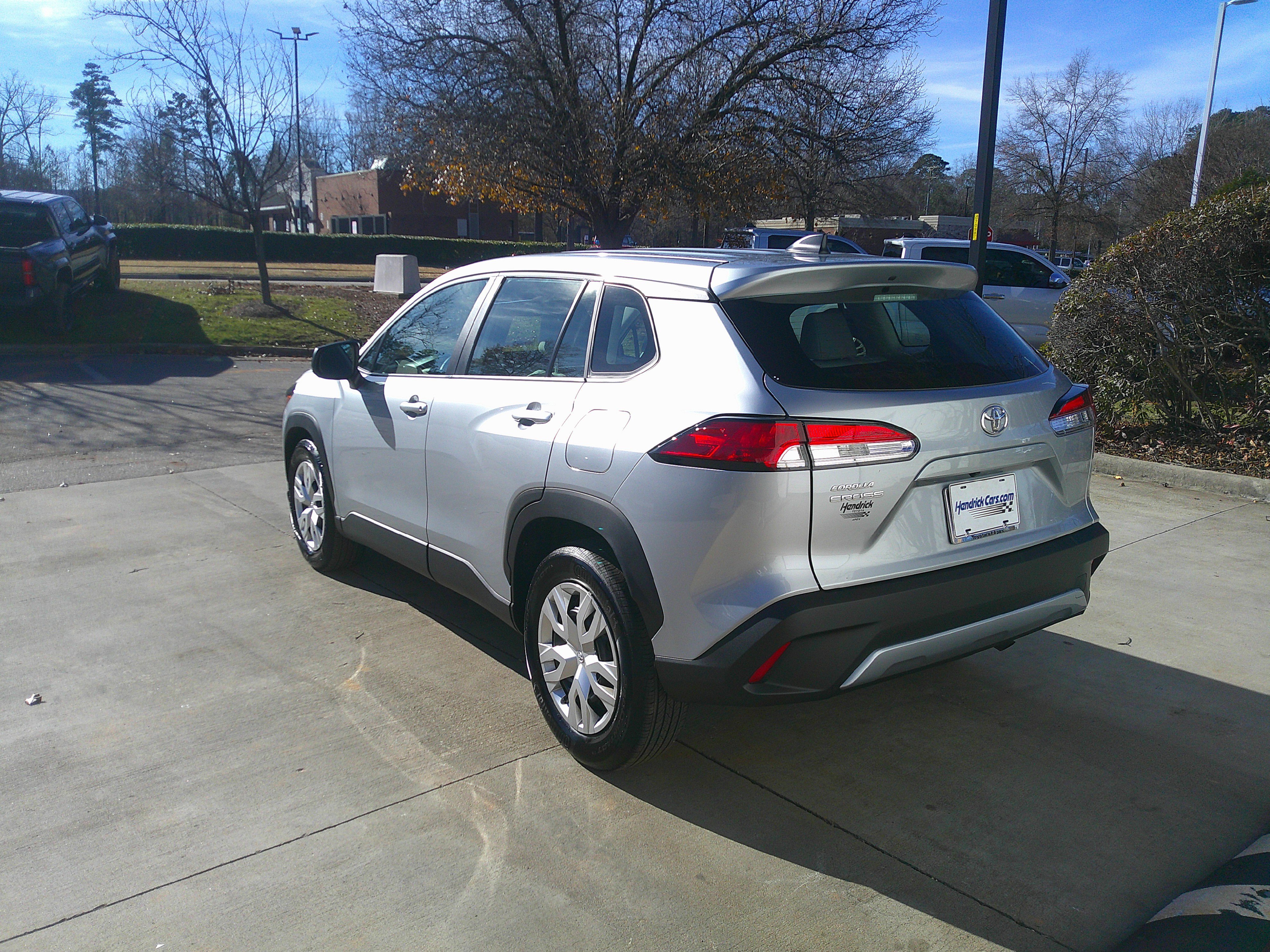 Used 2025 Toyota Corolla Cross L image 10