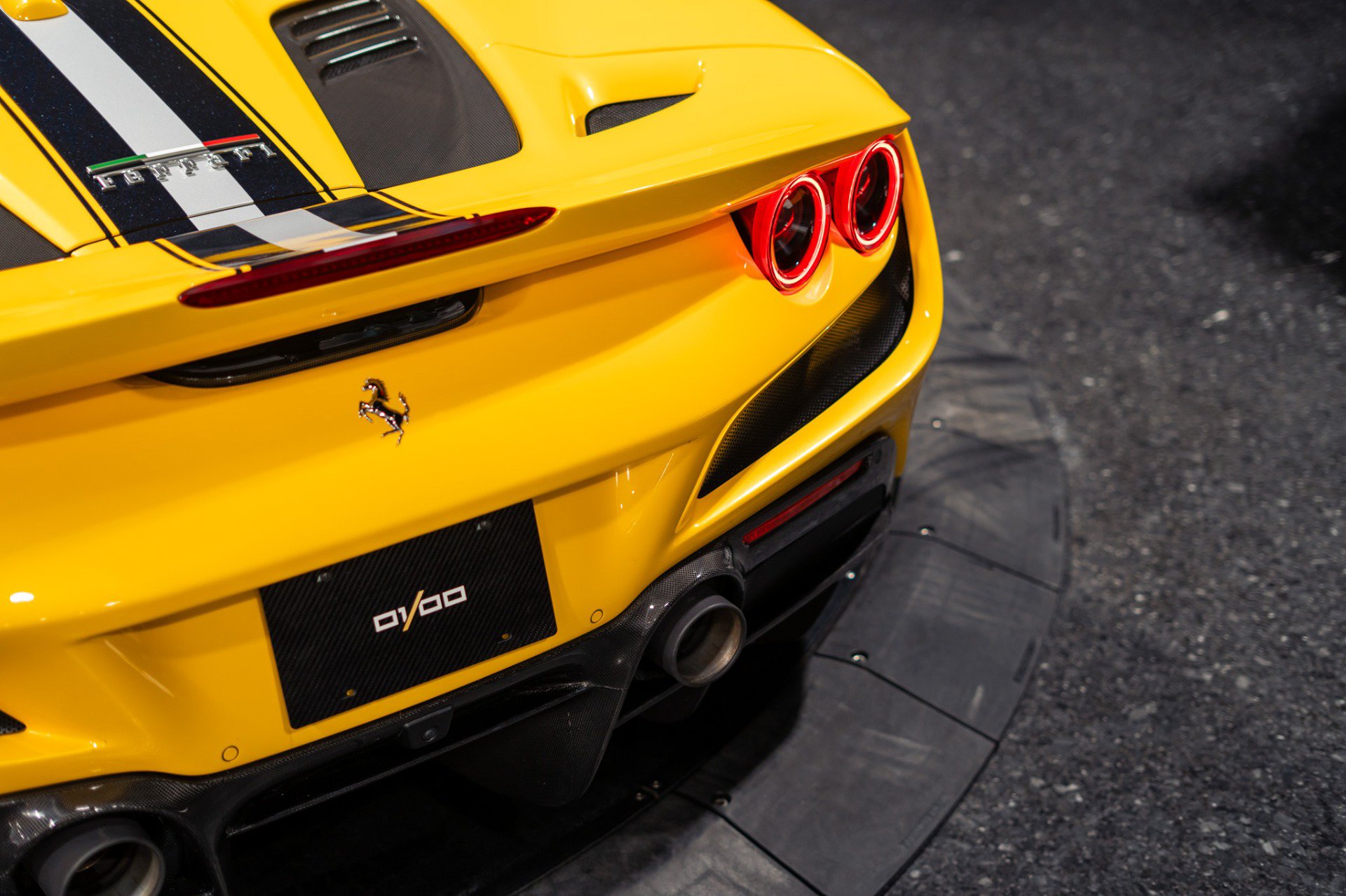Used 2021 Ferrari F8 Tributo RWD image 34