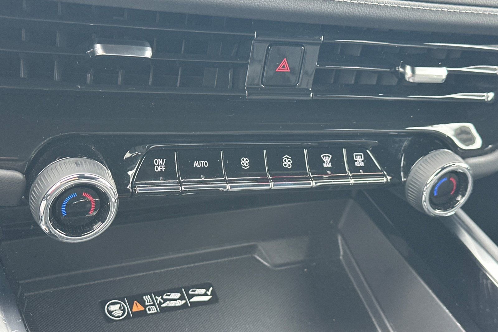 Used 2025 Chevrolet Suburban Z71 AWD/4WD image 20