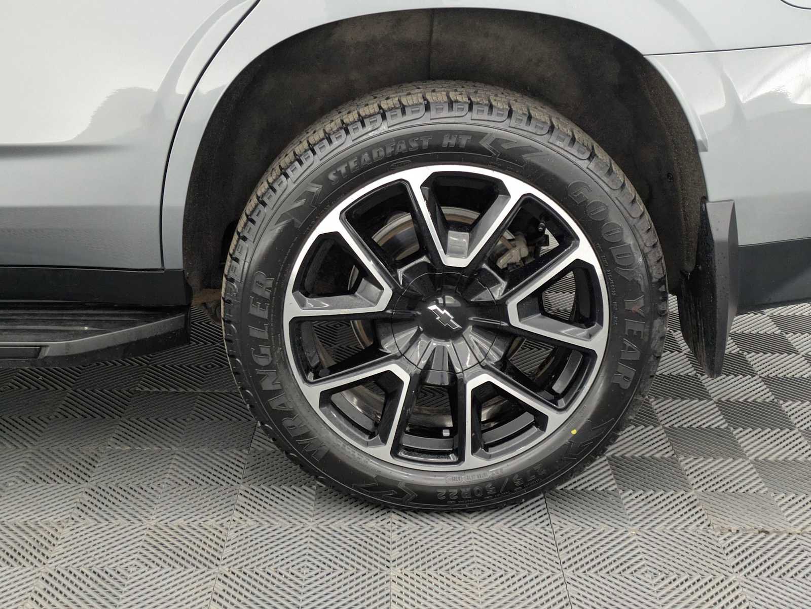 Used 2024 Chevrolet Tahoe RST w/ Luxury Package image 15