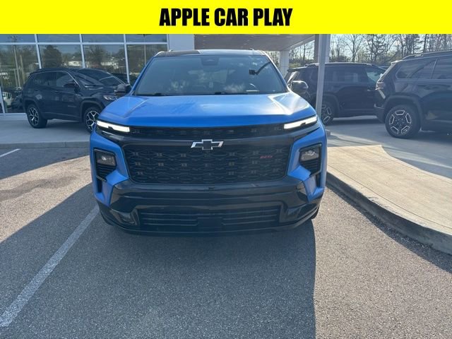 Used 2024 Chevrolet Traverse RS image 2