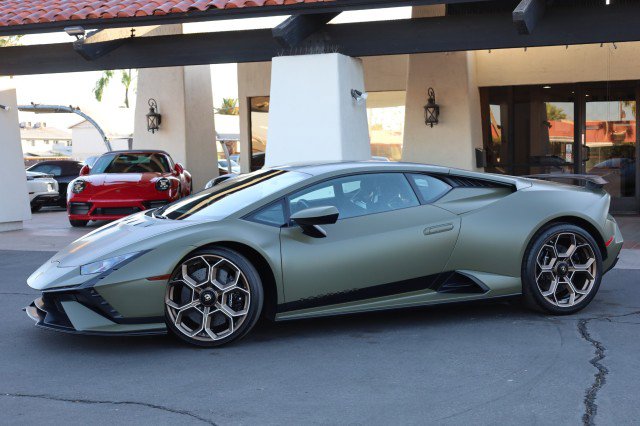 Used 2023 Lamborghini Huracan Tecnica RWD image 5